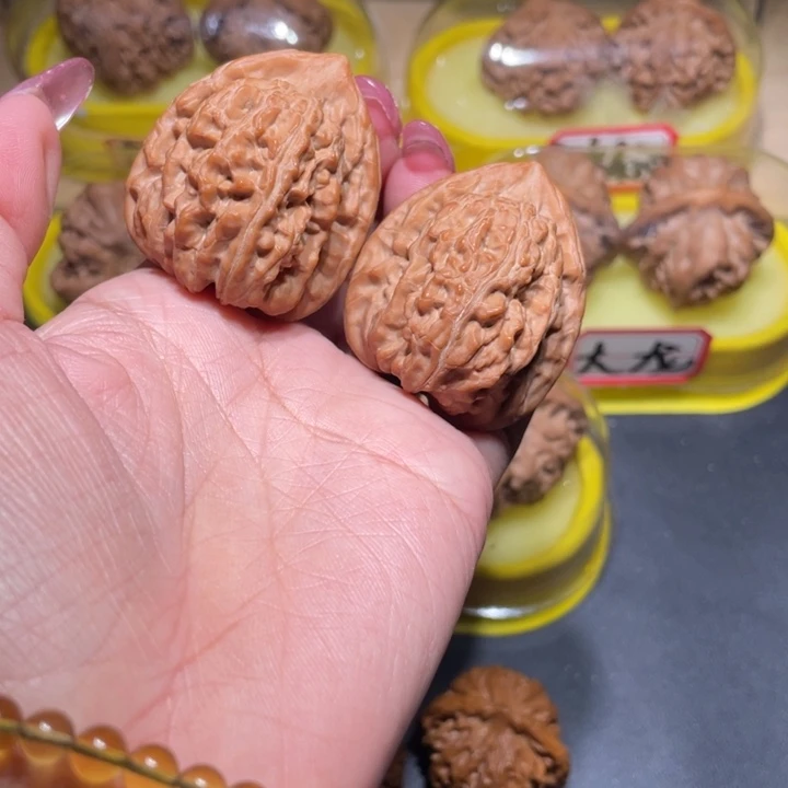 文玩核桃吊坠35赤龙鸡心