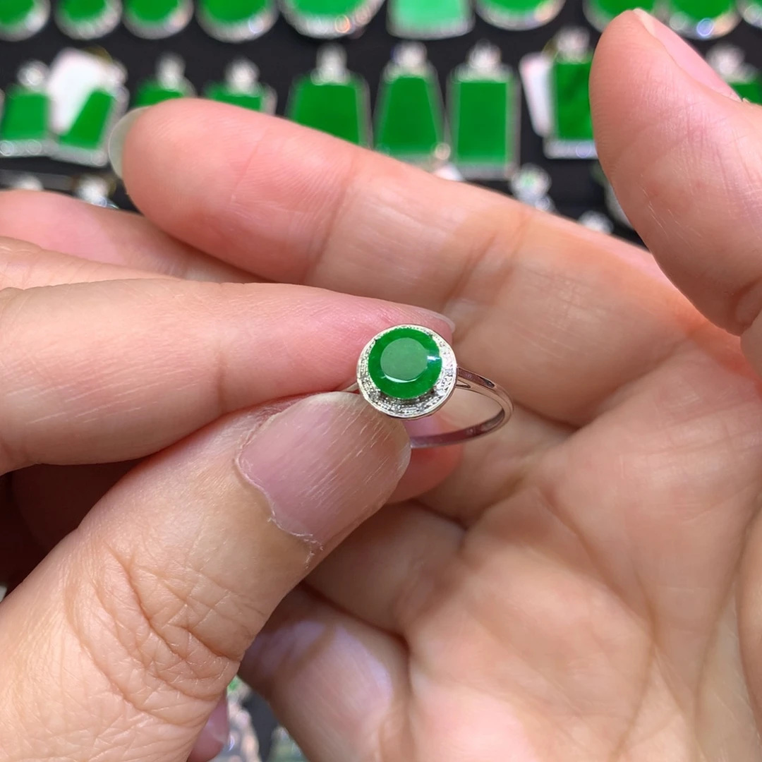 翡翠戒指18K金镶嵌戒指