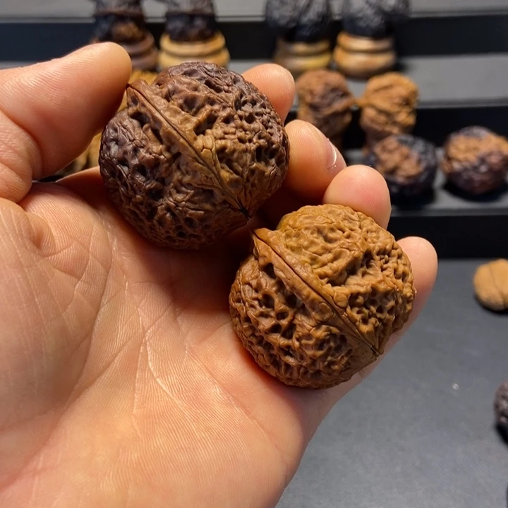 文玩核桃把件B七彩绣花鞋42mm