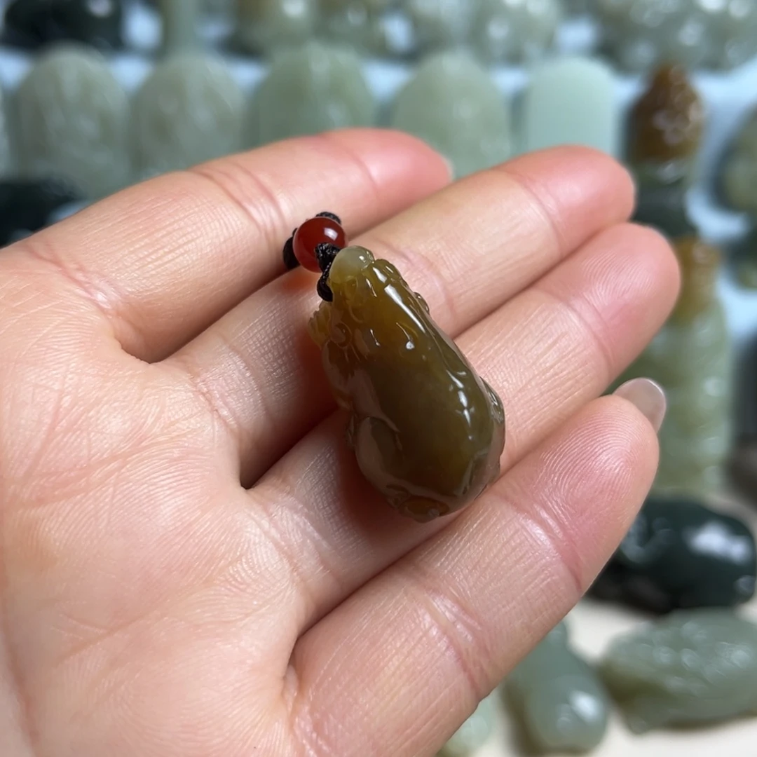 和田玉未镶嵌挂件