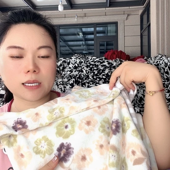 羊驼毛法兰绒花朵枕套48×74