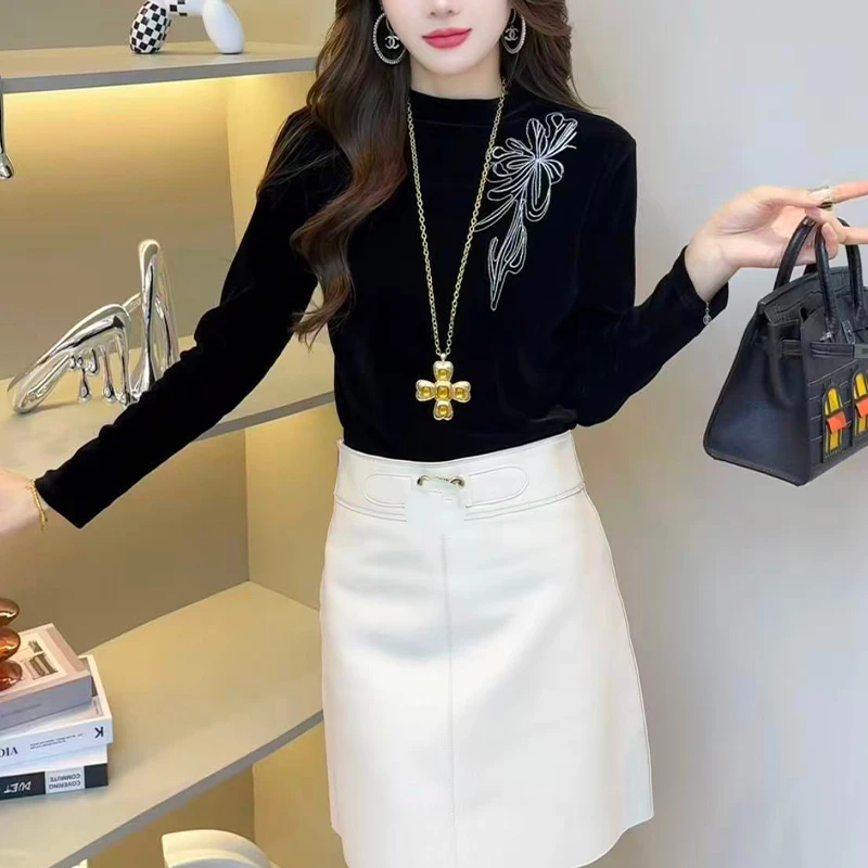 6123#气质刺绣上衣女春秋装洋气圆领金丝绒打底衫修身内搭长袖t恤