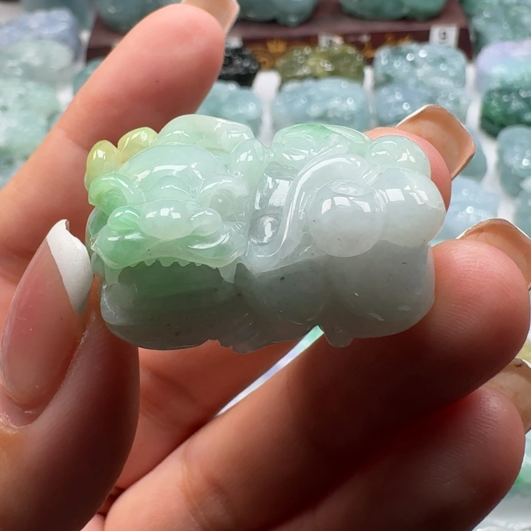 熠***崽颈饰未镶嵌翡翠貔貅