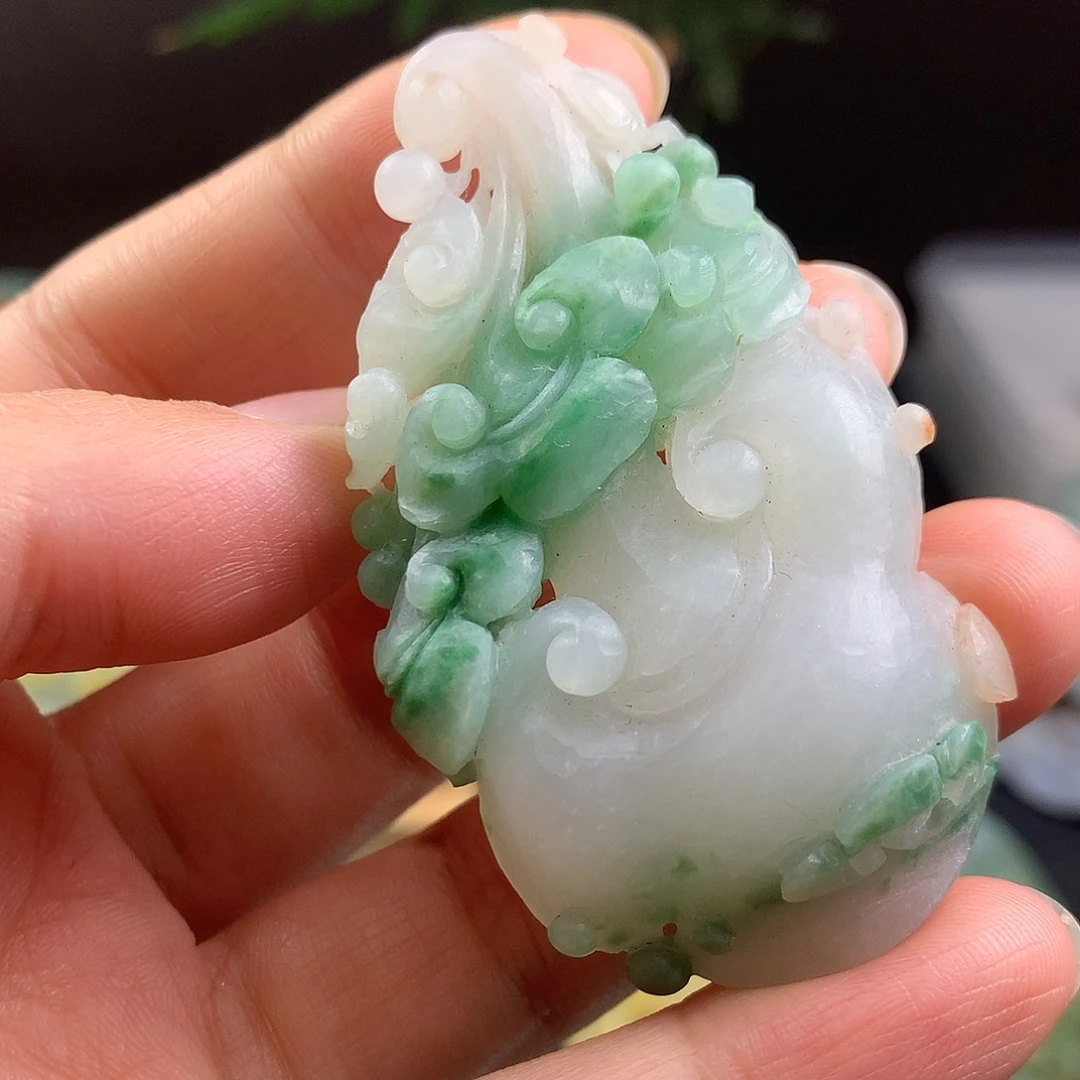 定制翡翠未镶嵌如意