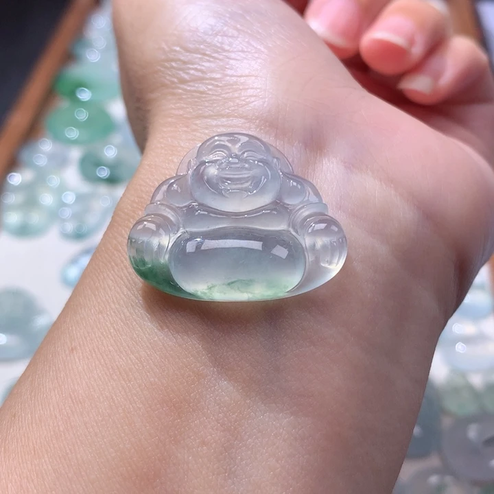 颈饰未镶嵌翡翠高冰飘花佛公