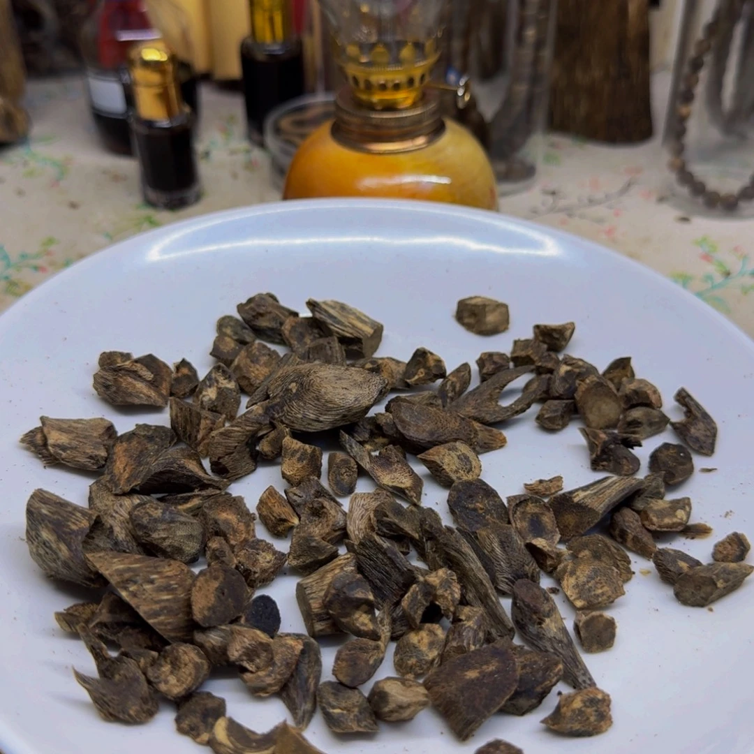 S***媄沉香沉香碎屑沉香熏香壳子料