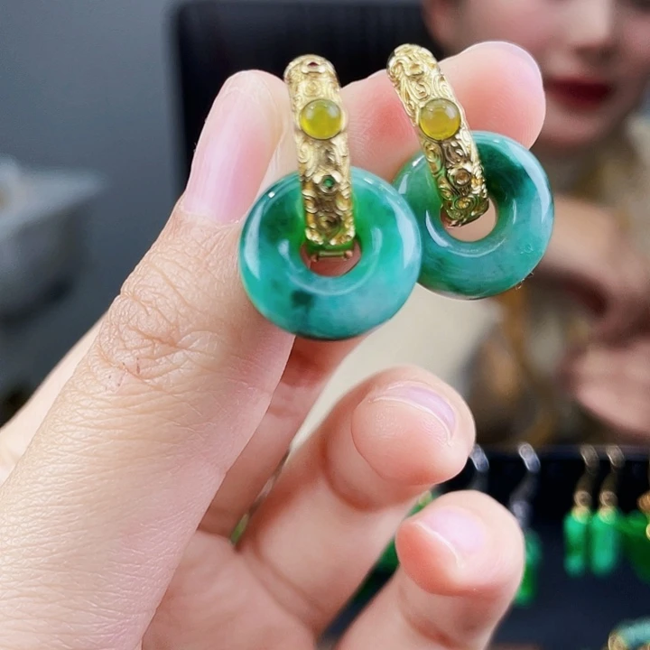 翡翠耳饰未镶嵌饰品