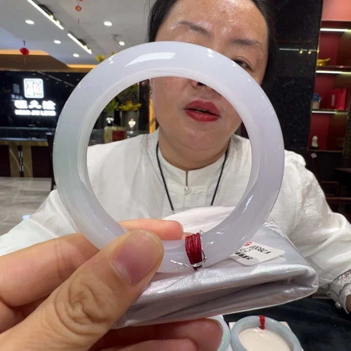 欧***妹翡翠未镶嵌手镯红春粉紫57福利不退不换