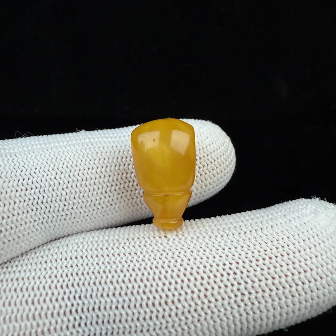 D2367天然原矿俄料蜜蜡 瑕疵特价三通 11.3*19.2mm支持复检