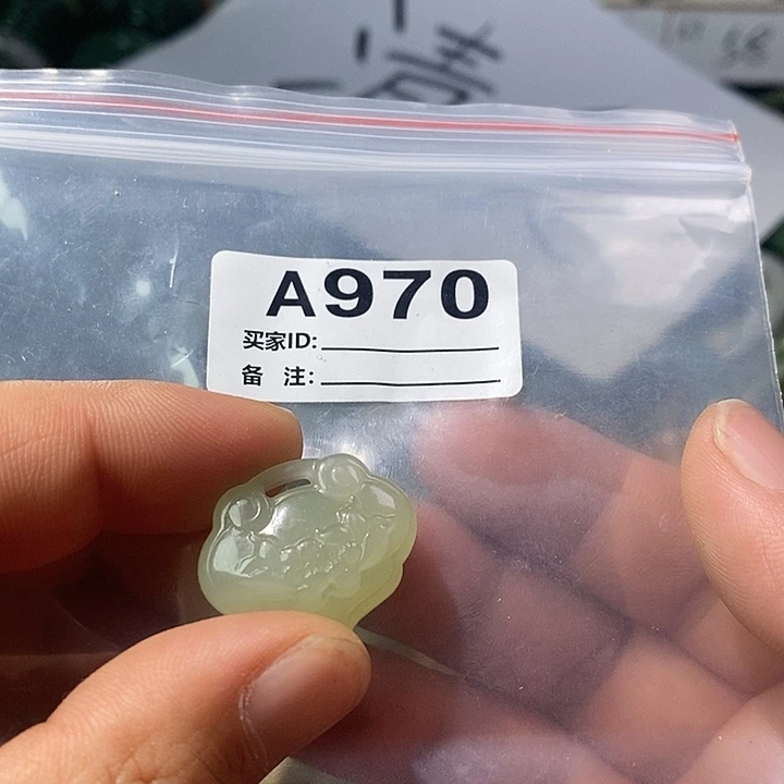 宣***店和田玉未镶嵌颈饰