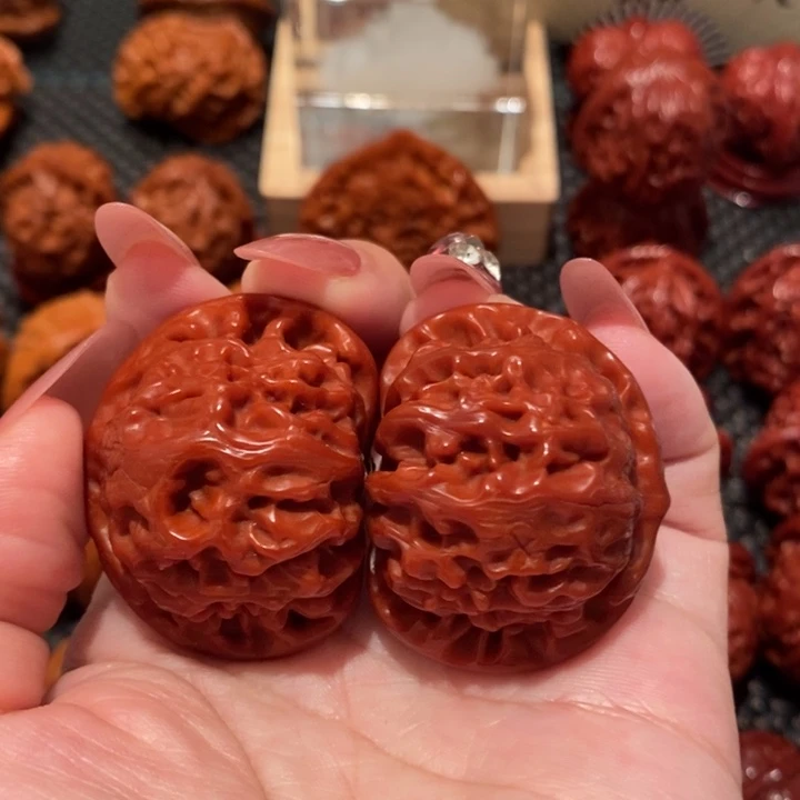 文玩核桃吊坠40.9玉华宫灯0556