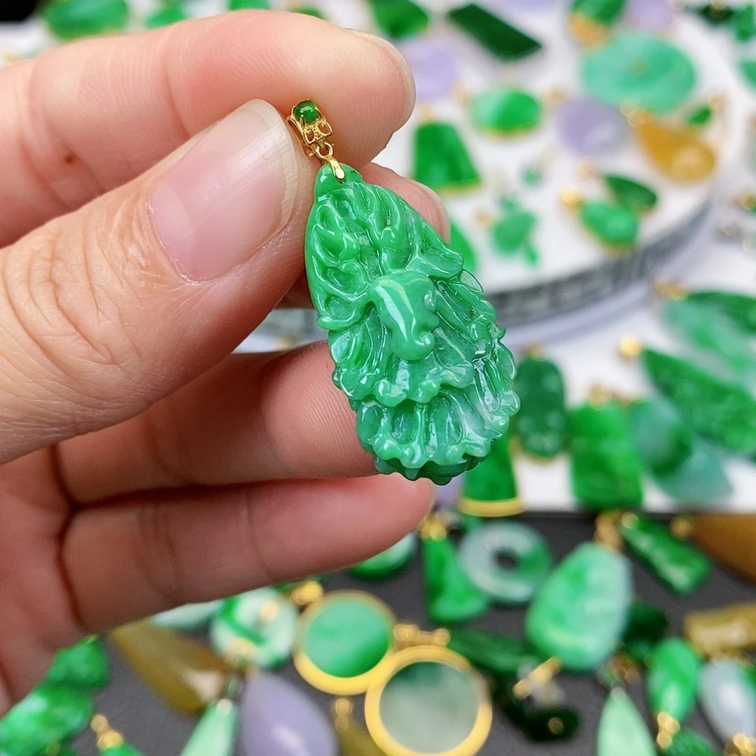 翡翠吊坠(不含链)18K金镶嵌