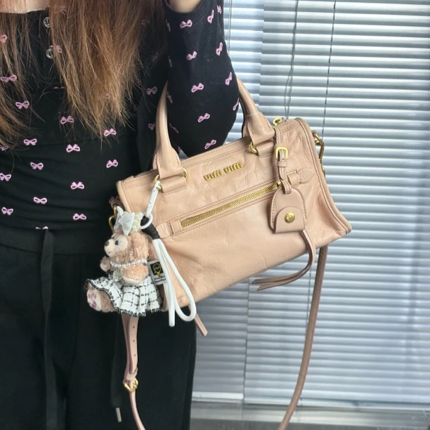 95新 MIU MIU/缪缪 奶茶色小号机车斜挎包jx
