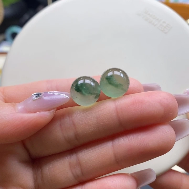 翡翠颈饰未镶嵌翡翠高冰飘绿花珠，随机发一颗