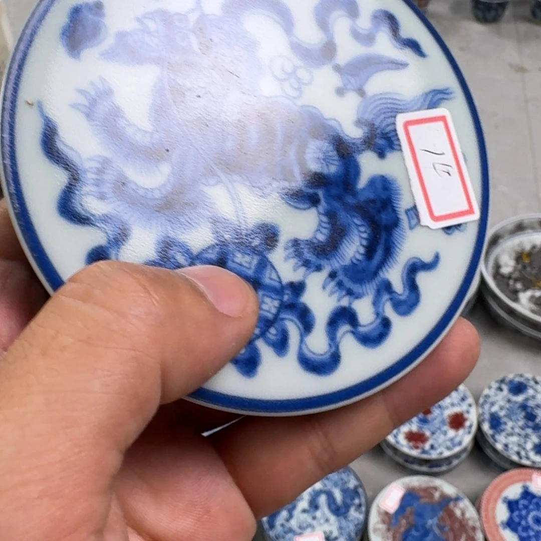 杯青花狮子盖置景德镇