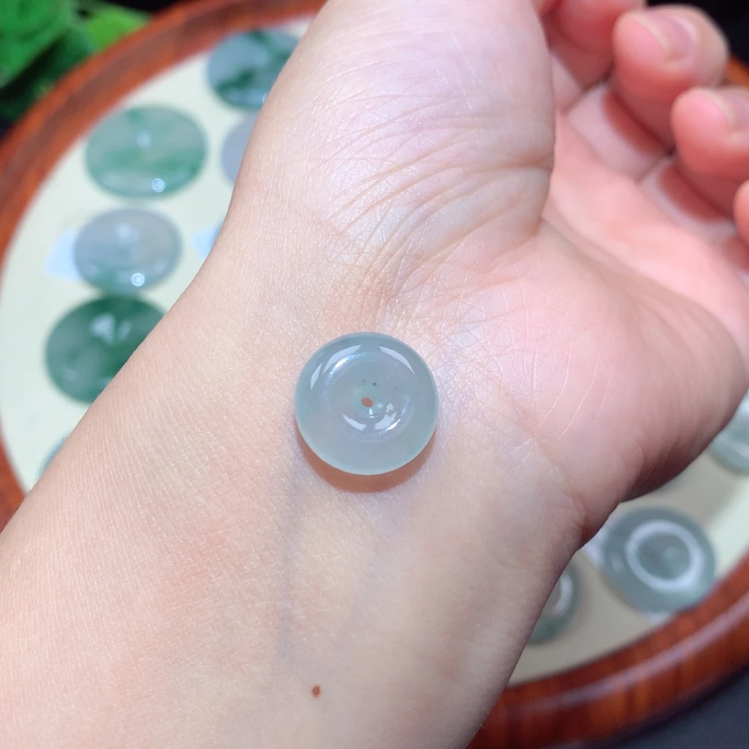 翡翠未镶嵌颈饰翡翠吊坠64