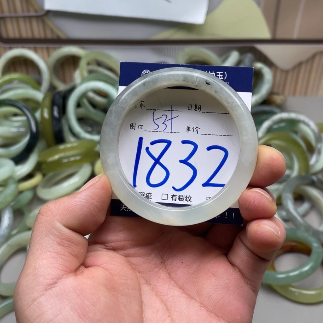 岫玉手镯手镯未镶嵌