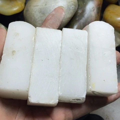 未镶嵌和田玉（糖玉）挂件马*