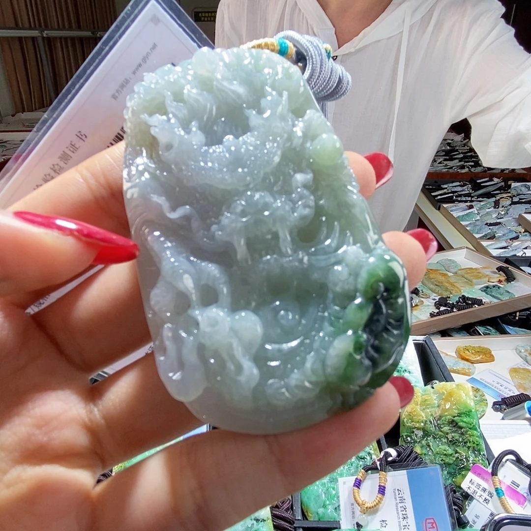 翡翠未镶嵌颈饰翡翠