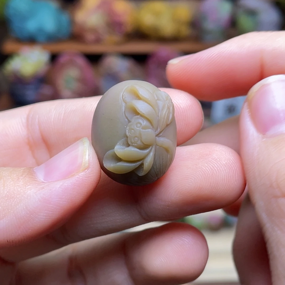 玛瑙/玉髓未镶嵌珠宝半成品盐源玛瑙福利荷花