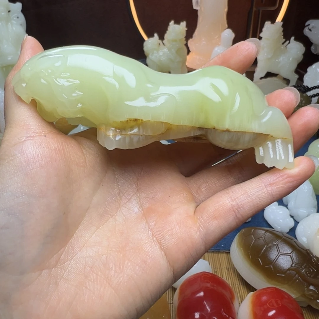 石材手工雕刻清水色老虎