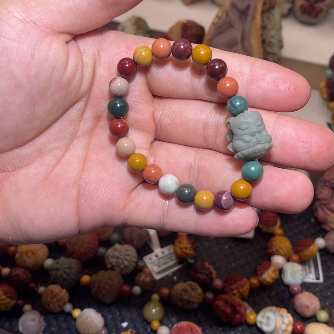 未镶嵌手串石英质玉（阿拉善玉）