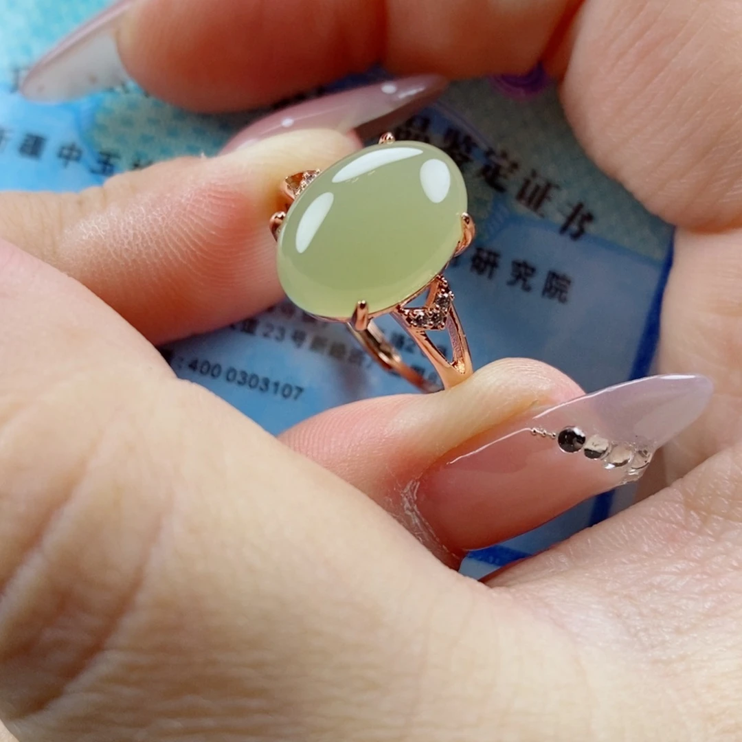 未镶嵌戒指和田玉