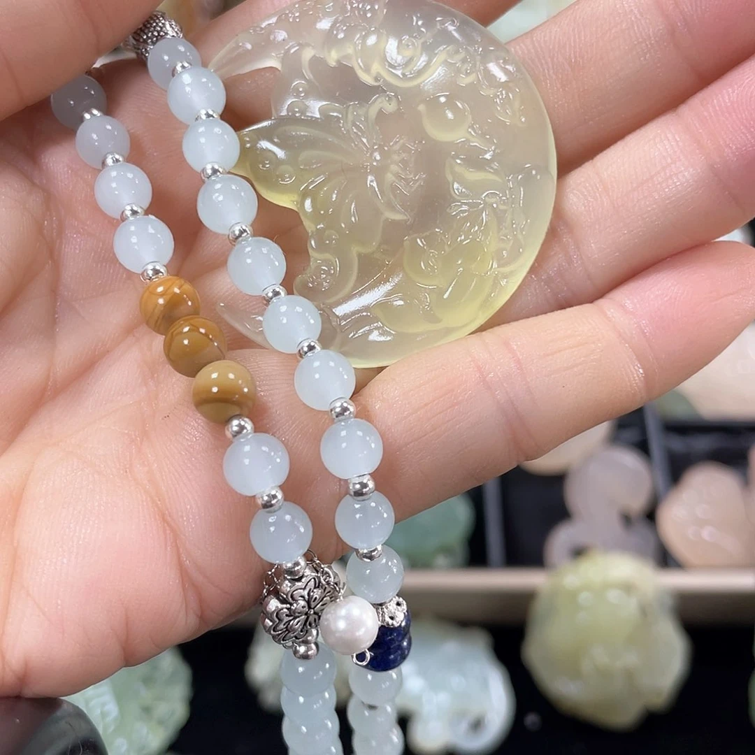 蛇纹石玉颈饰未镶嵌