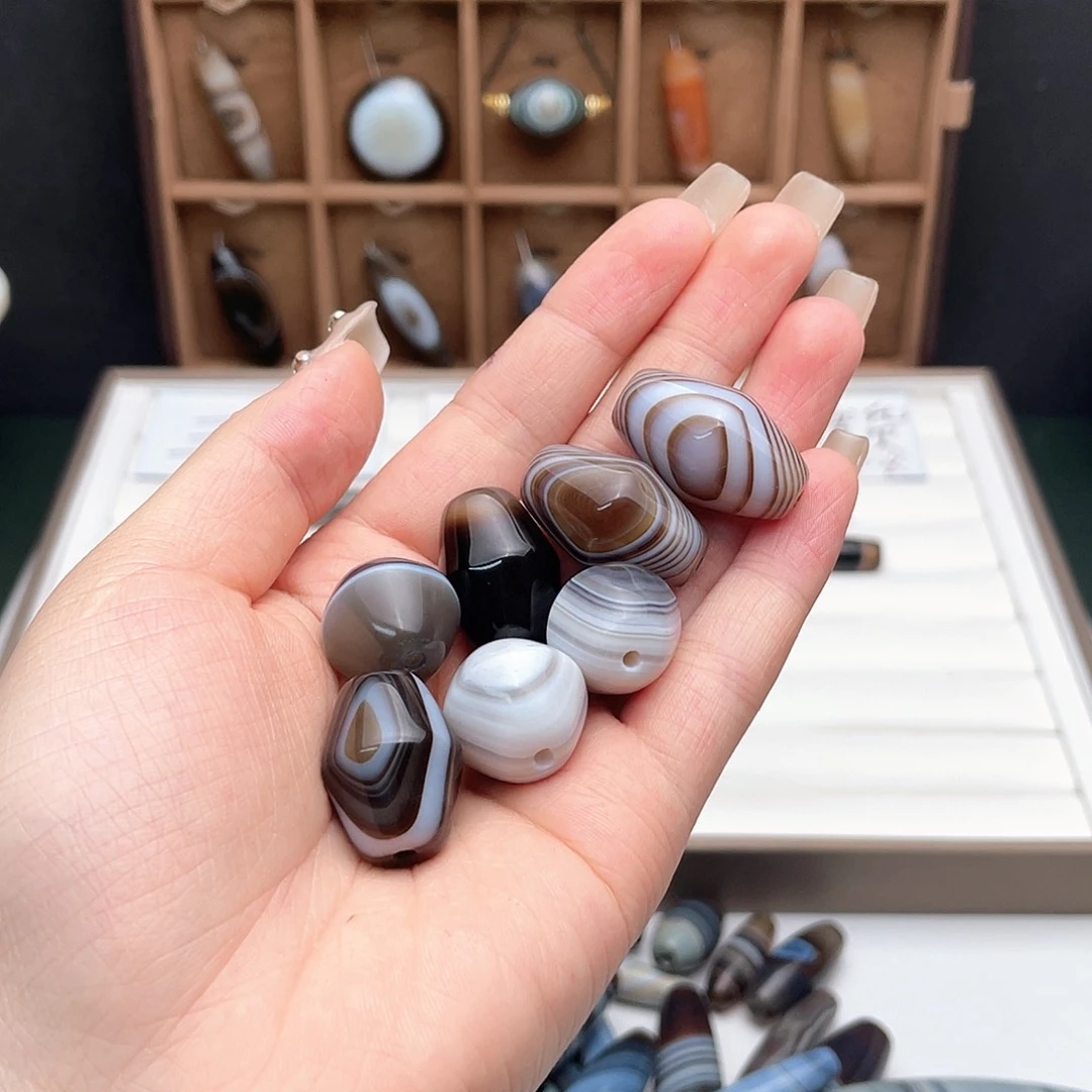 玛瑙/玉髓颈饰合金花*子