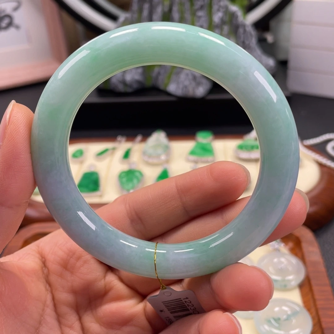 翡翠未镶嵌颈饰果绿圆条