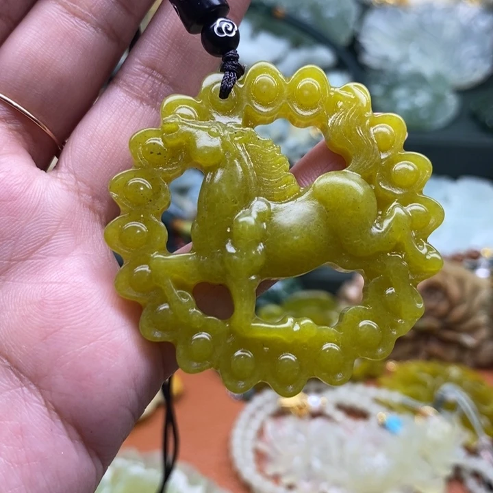 蛇纹石玉未镶嵌吊坠