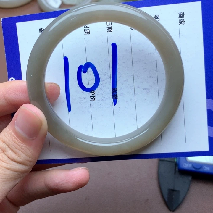 和田玉手镯未镶嵌57