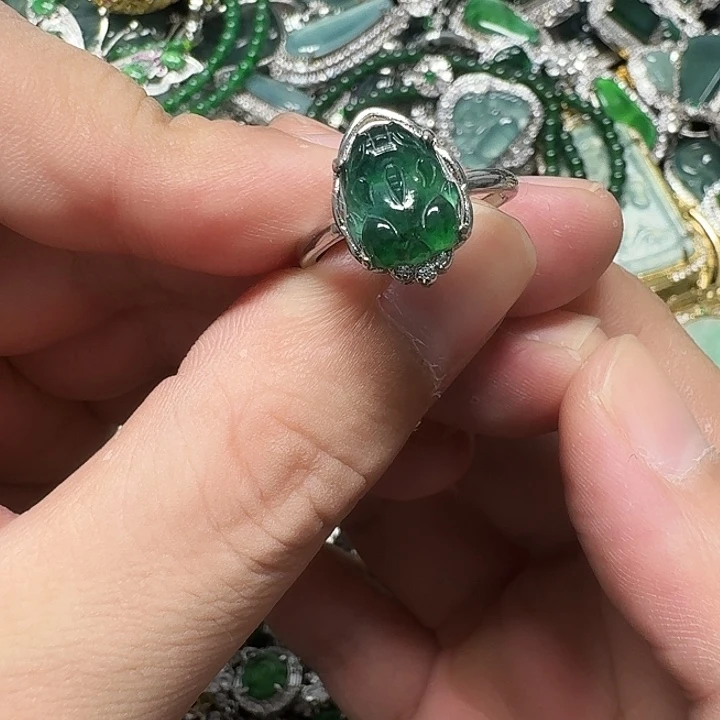 翡翠未镶嵌戒指天然A货翡翠放漏