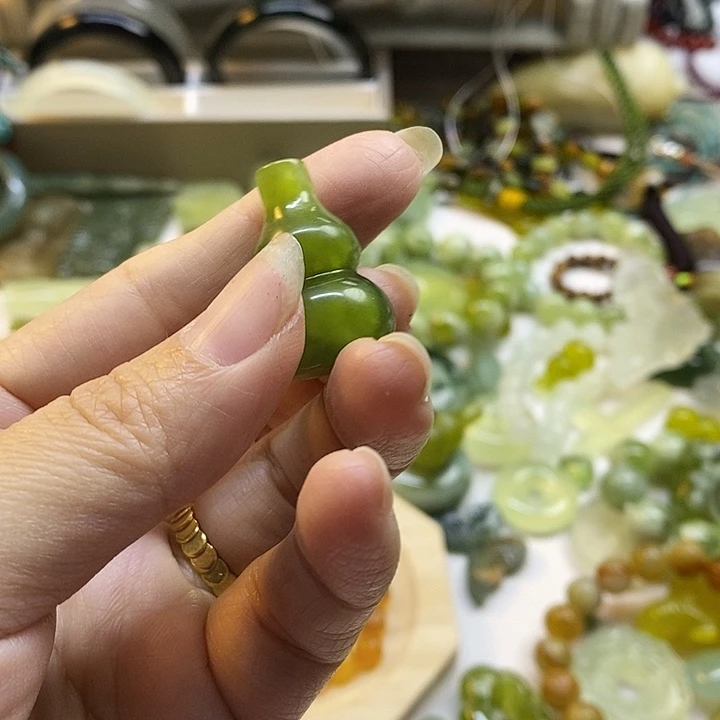 未镶嵌蛇纹石玉手镯n***o