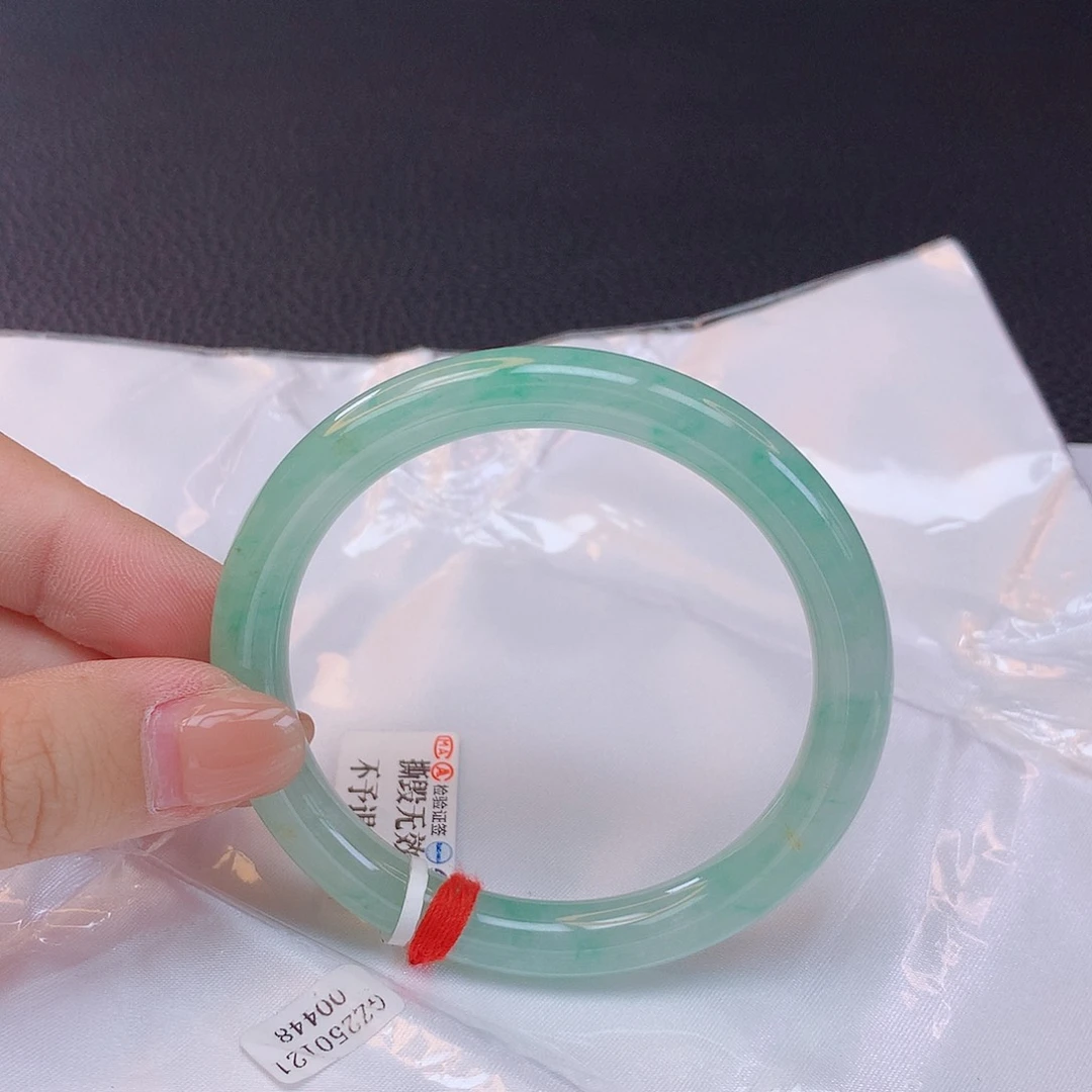 翡翠手镯未镶嵌翡翠0930