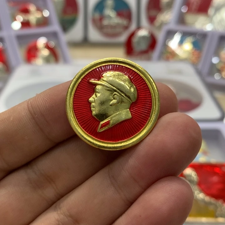 铝金色武像纽扣章
