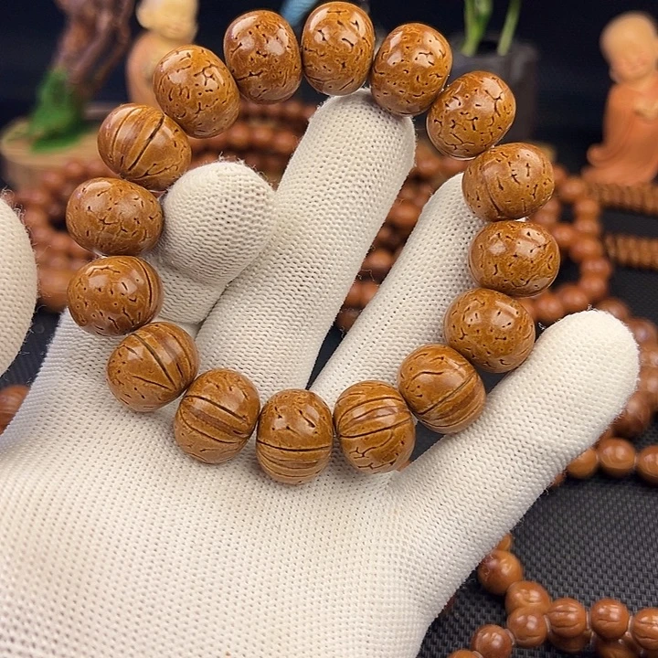 东北野生桃核苹果园