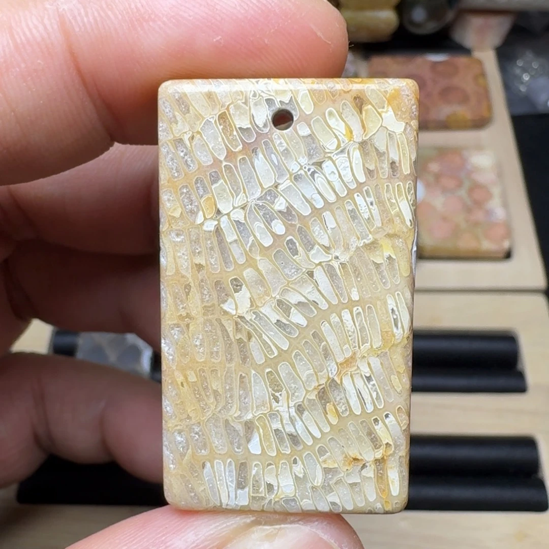 硅化玉未镶嵌纯天然色有机玉石保真色