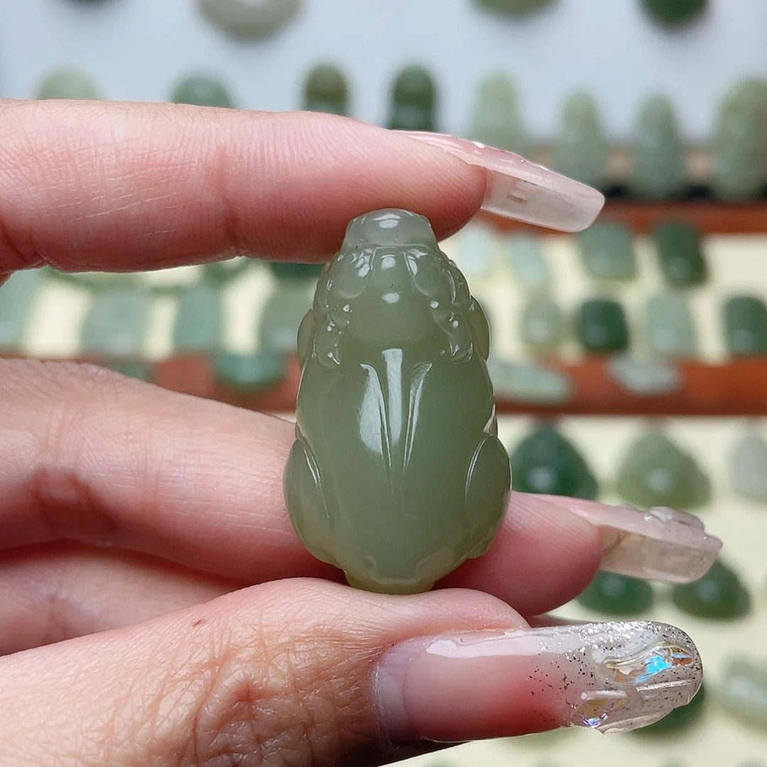 和田玉颈饰未镶嵌景*