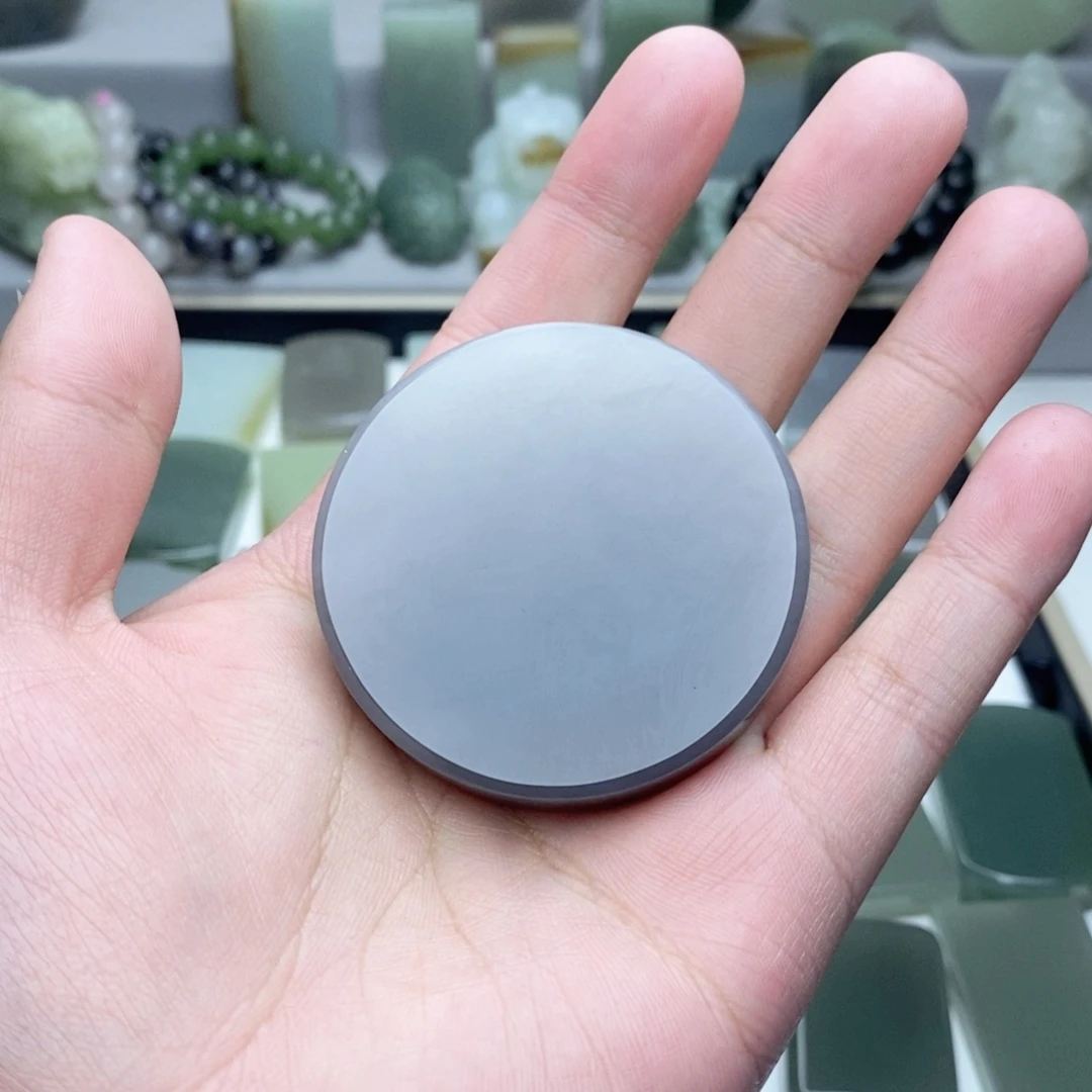 和田玉颈饰未镶嵌最****了