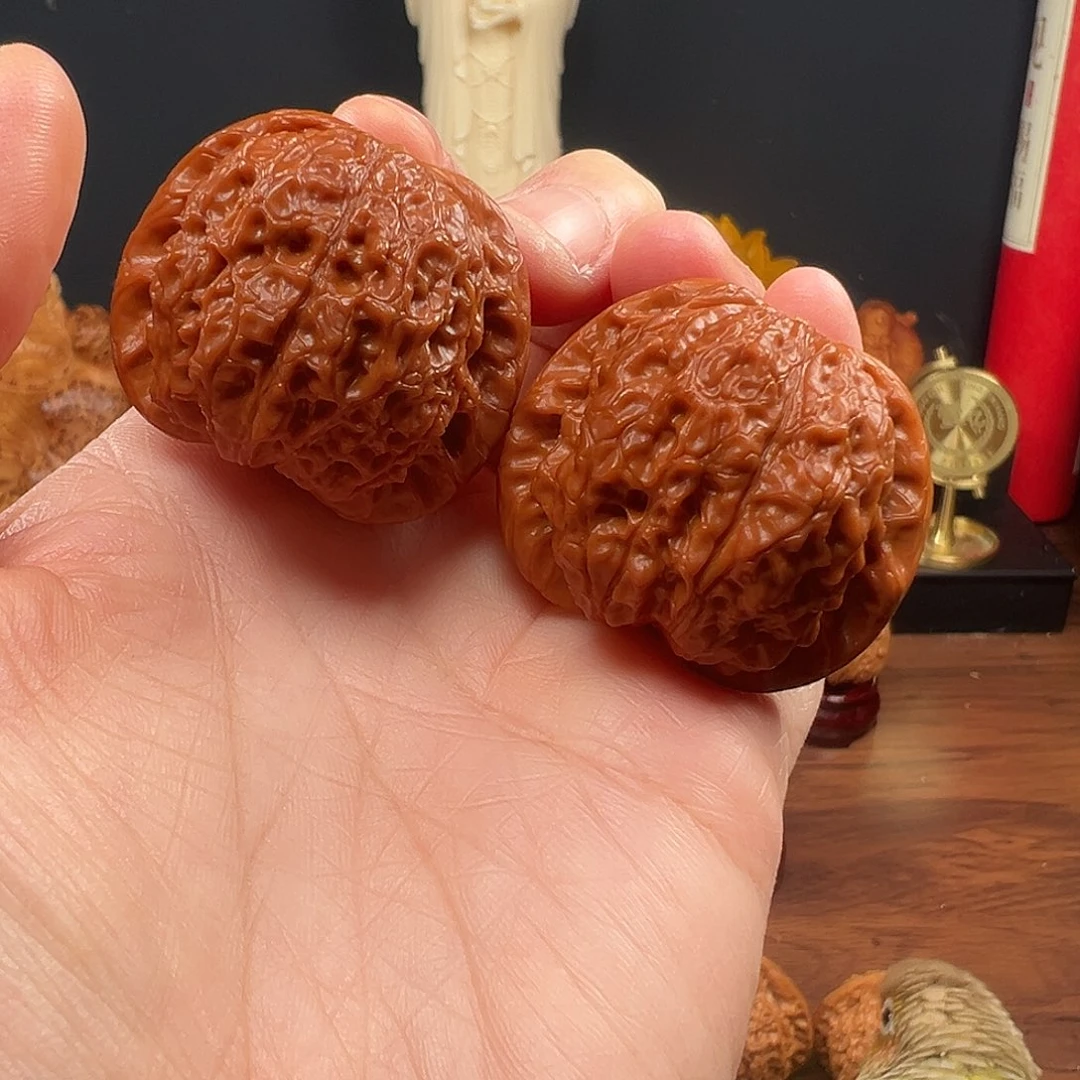 文玩核桃吊坠38血麒麟