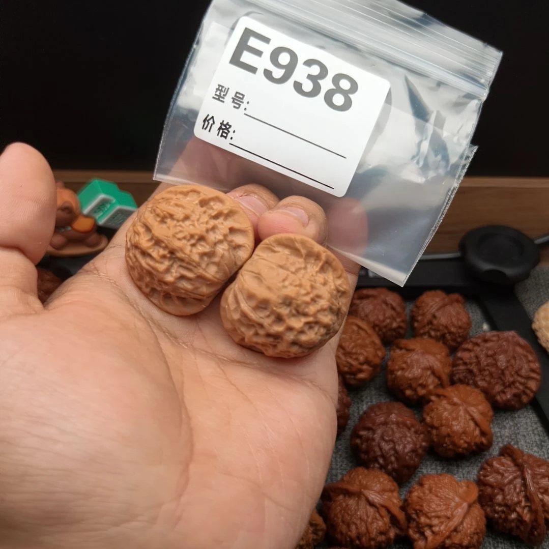 文玩核桃吊坠37瓷娃娃e938