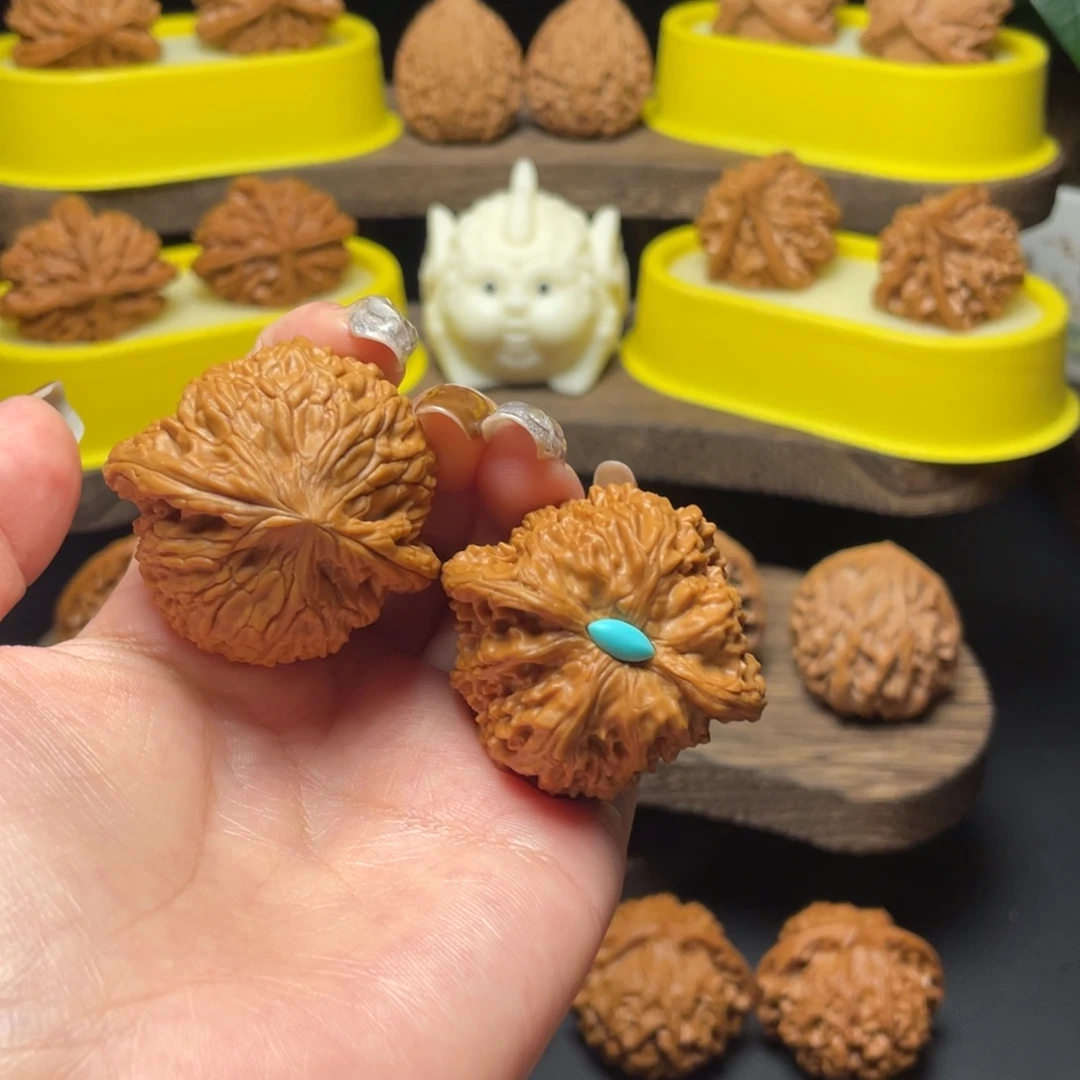 文玩核桃把件40全品绣球镶嵌