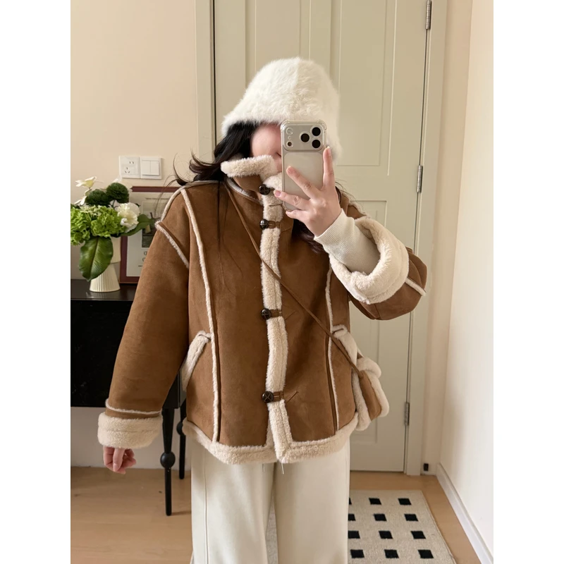 运补小个子秋冬松弛风加厚保暖立领牛角扣夹克皮毛一体短外套女