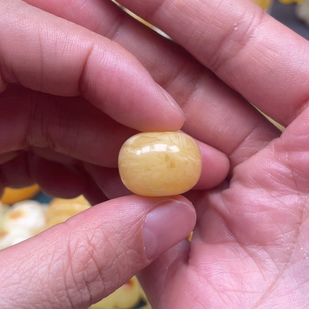 未镶嵌琥珀裸石耳*朵蜜蜡