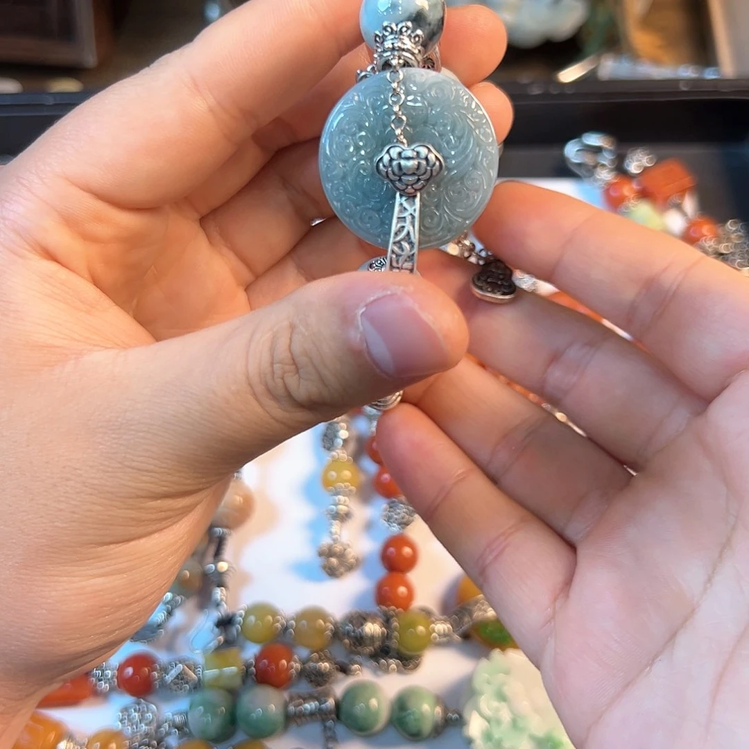 翡翠颈饰未镶嵌7*。