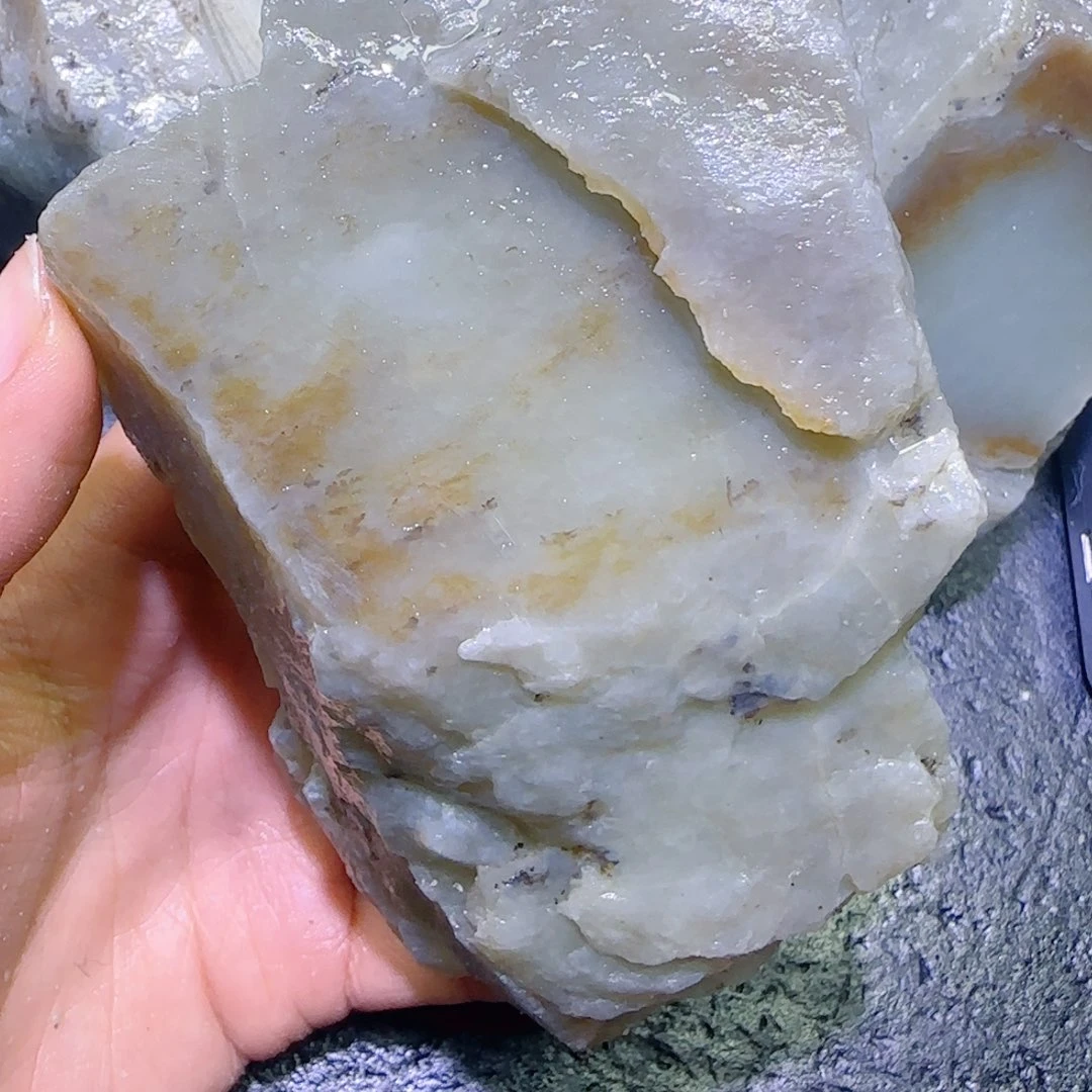 和田玉未镶嵌珠宝半成品