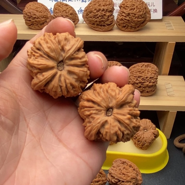 吊坠文玩核桃?*拉丝天眼窝头38尺0869