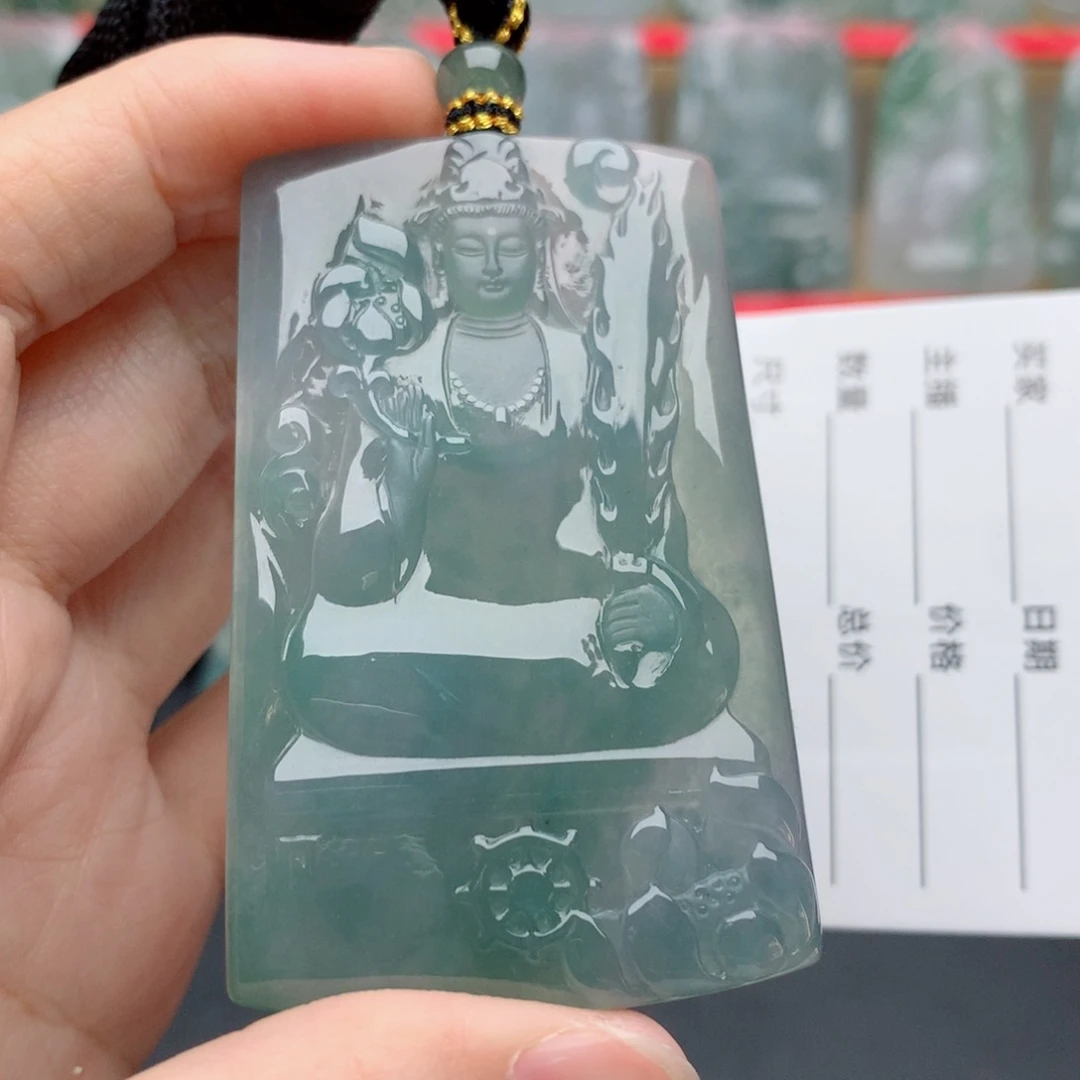 翡翠未镶嵌颈饰虚空