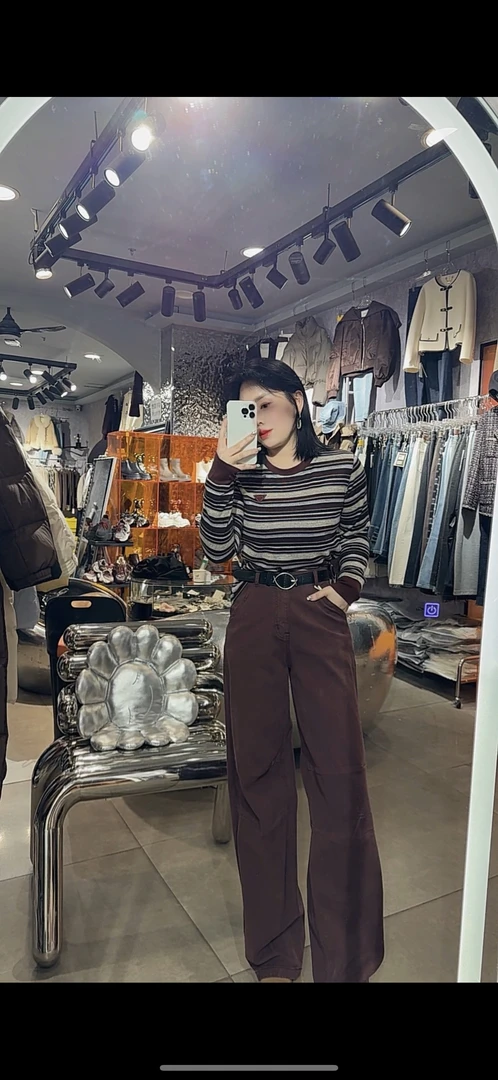 王琳家红色长袖打底